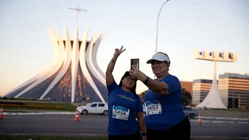 As porto-alegrenses Marcia Dias e Eliane Oliveira viajam o Brasil para correr