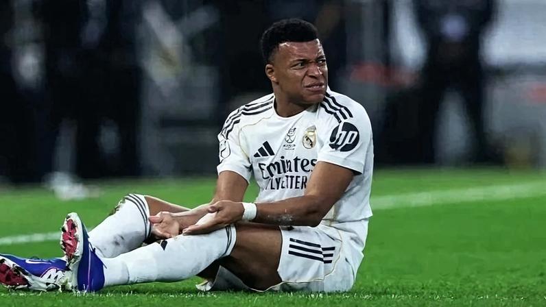 Mbappé sofreu lesão na coxa esquerda e desfalca o Real Madrid - (crédito: Foto: Yasser Bakhsh/Getty Images)