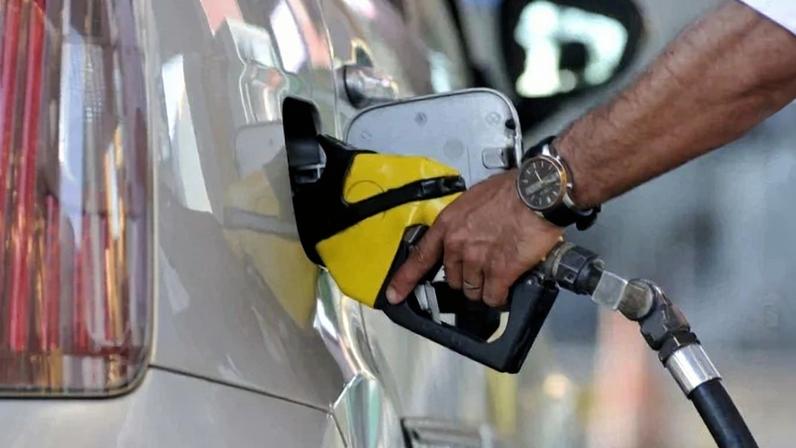 Reajuste de imposto estadual eleva preço da gasolina e do gás de cozinha - (crédito: Minervino Júnior/CB/D.A.Press)