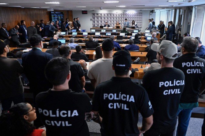 A nova legislação, publicada nesta terça-feira (28/4), já está em vigor e abrange a Polícia Militar (PMDF), o Corpo de Bombeiros Militar (CBMDF) e a Polícia Civil (PCDF), além de militares dos ex-Territórios Federais - (crédito: Carlos Moura/Agência Senado)
