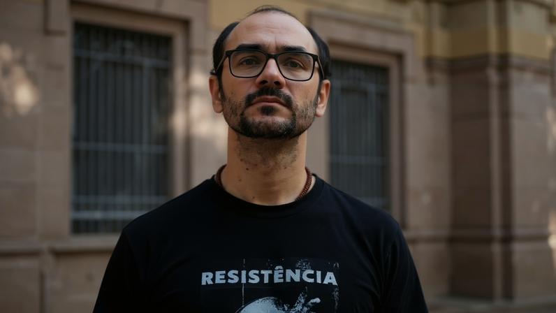Fotojornalista Sérgio Silva ficou cego de um olho após ser atingido por um tiro de bala de borracha disparado pela Polícia Militar de São Paulo em 2013. - (crédito: Fernando Frazão/Agência Brasil)