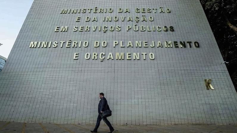 Com a autorização, a responsabilidade pelas nomeações passa a ser de cada órgão e entidade contemplados - (crédito: Rafa Neddermeyer/Agência Brasil)
