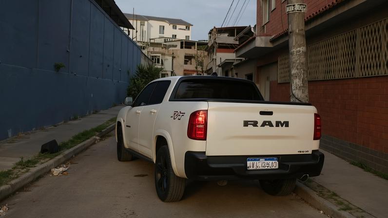 Carro em que Daniel e os amigos estavam. Os PMs que fizeram os disparos responderão por homicídio doloso - (crédito: Reprodução de vídeo)
