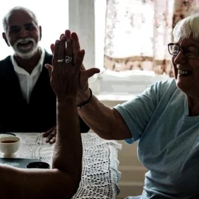 População brasileira envelhece e participação de jovens cai, diz IBGE