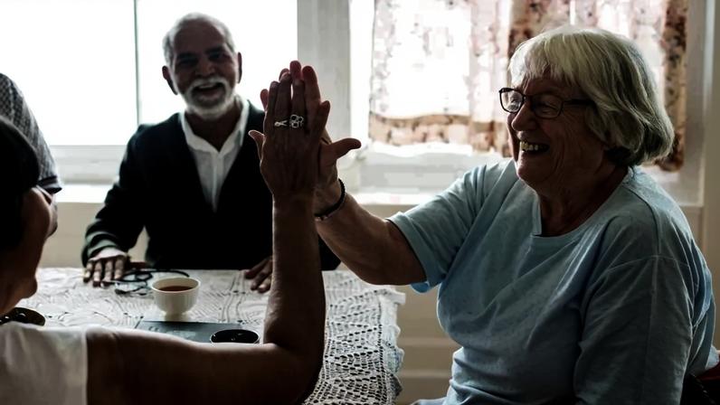Segundo o IBGE, a partir dos 30 anos, o percentual de mulheres era superior ao dos homens em todos os grupos de idade.