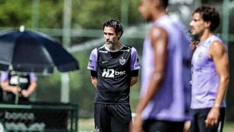 Treinador reforça foco no trabalho semanal e evita projeções sobre reforços antes da abertura da janela - (crédito: Foto: Paulo Henrique França / Atlético)
