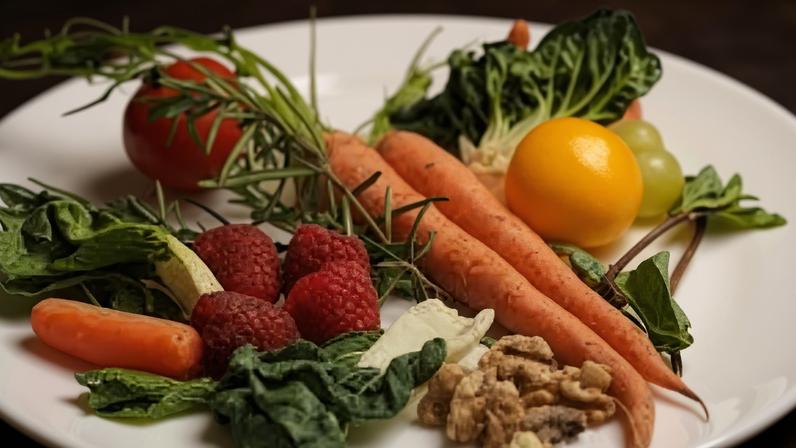 Apenas 38% dos participantes do estudo higienizam vegetais corretamente - (crédito: PixNeo/Divulgação )