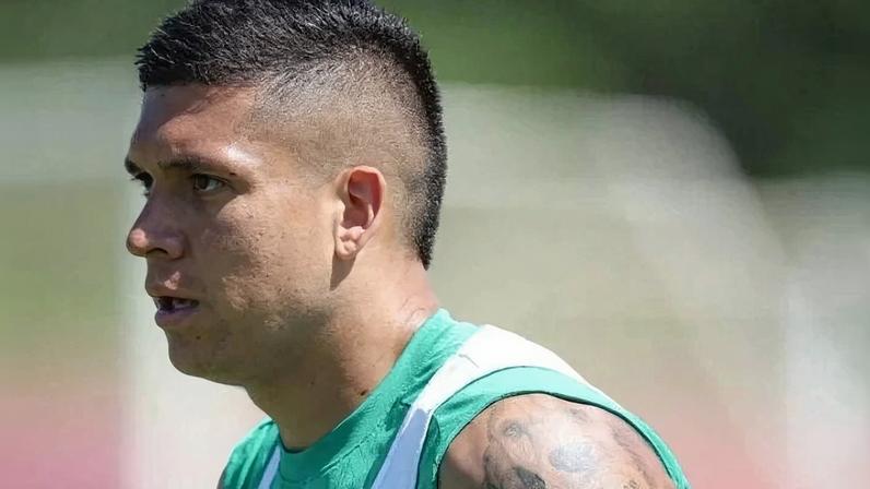 Defensor deve, enfim, estrear com a camisa tricolor - (crédito: Foto: Marcelo Gonçalves/Fluminense FC)