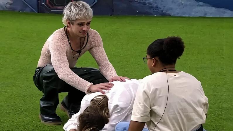 Cena de Ana Paula Renault no chão, após contar aos participantes sobre a morte do pai, emocionou o público nas redes sociais - (crédito: Reprodução/Globo)
