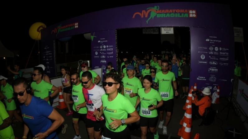 A Maratona Brasília segue nesta segunda (20), com as provas de 5km e 21km, e terça (21), com percursos de 3km, 5km, 10km, 21km e 42km - (crédito: Ed Alves/CB/D.A Press)