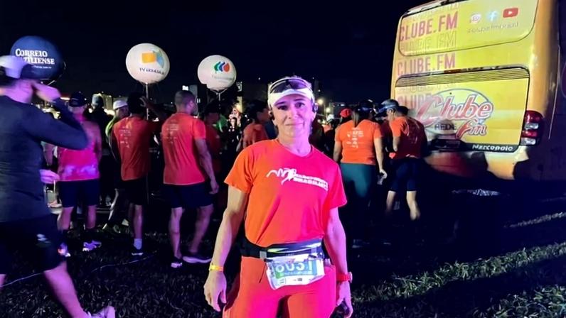 Renata Portuguêz está participando do desafio sem limites, onde já correu 5km no sábado, 10 km no domingo, 21 km na segunda e nesta terça-feira o objetivo é ainda mais ambicioso, encarar os 42,195 km da maratona - (crédito: Vanilson Oliveira/C.B/D.A Press)