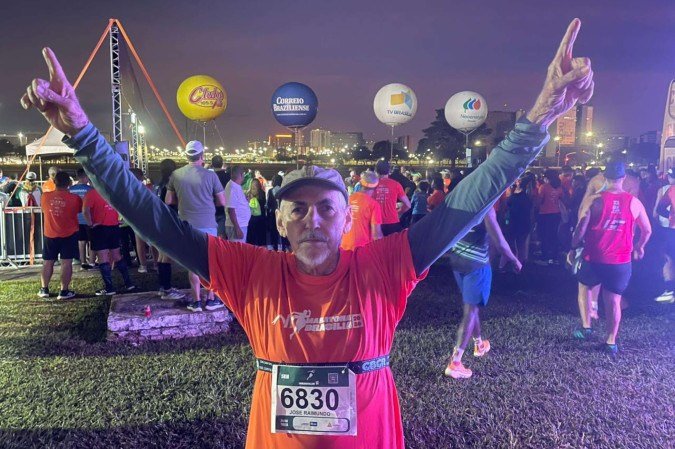 José Raimundo Carvalho, de 77 anos, corredor da Maratona Brasília 2026 - (crédito: Davi Cruz/CB/D.A Press)