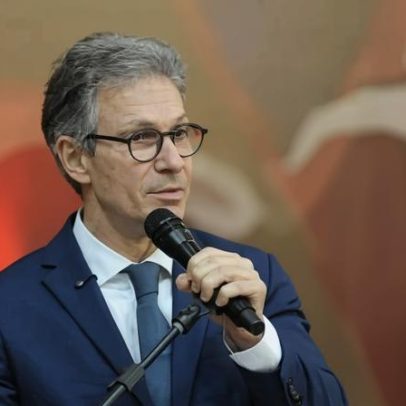 Zema critica Brasília e defende mudança estrutural