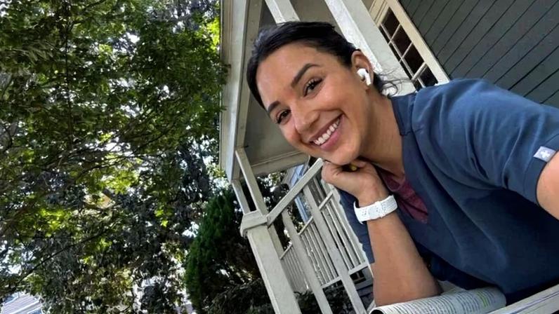 A atriz carioca Taísa Gomes, assistente figurante na segunda temporada de 'The Pitt' - (crédito: Acervo pessoal)