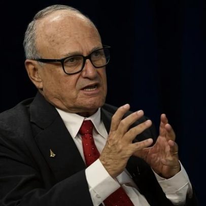 Secretário de Economia diz que governo está correndo contra o tempo