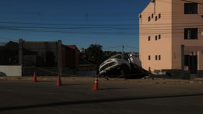 Acidente ocorreu na tarde desta terça-feira - (crédito: CBMDF/Divulgação)