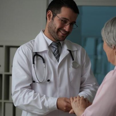 Consentimento mútuo é base da relação médico-paciente; sem acordo, não há compartilhamento