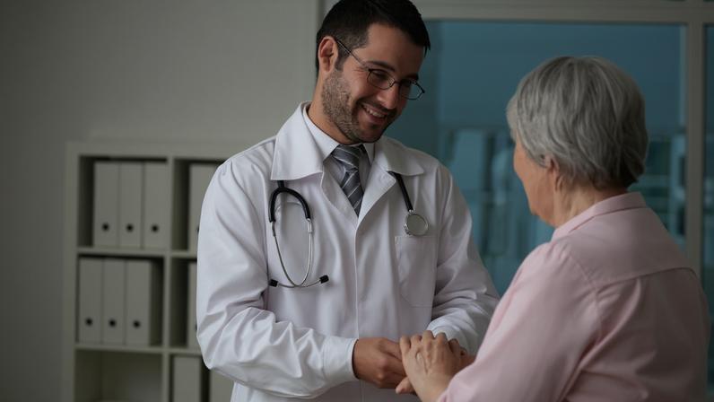 Uma boa comunicação no consultório pode ajudar no tratamento do paciente - (crédito: Freepik)