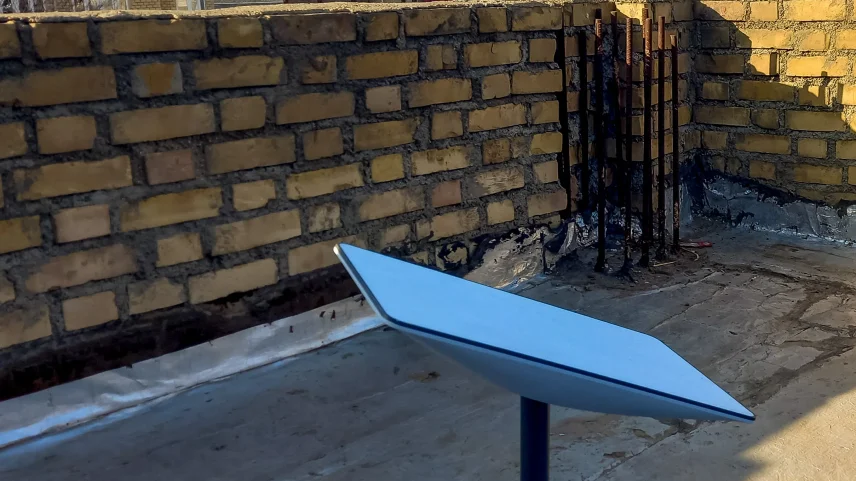 A Starlink receiver atop a house in Iranian Kurdistan.