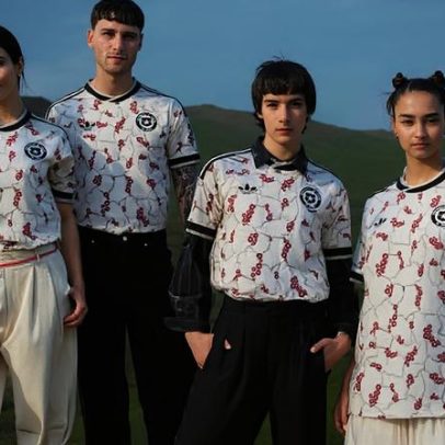Chile lança camisa inspirada em flores do deserto para simbolizar superação
