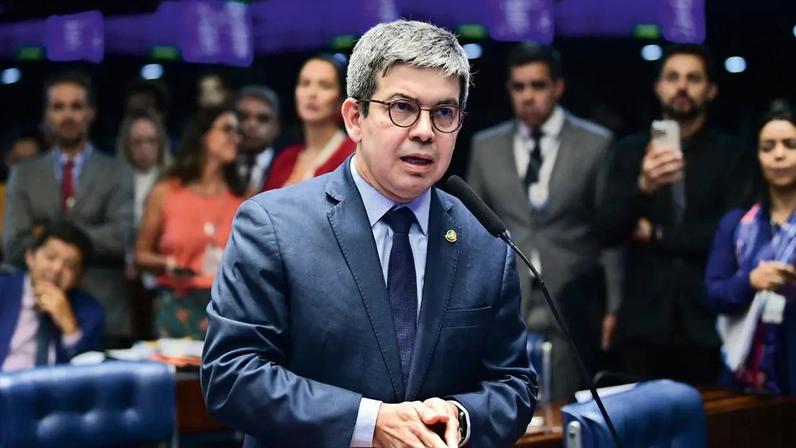 O líder do governo no Congresso, Randolfe Rodrigues (Pedro França/Agência Senado)