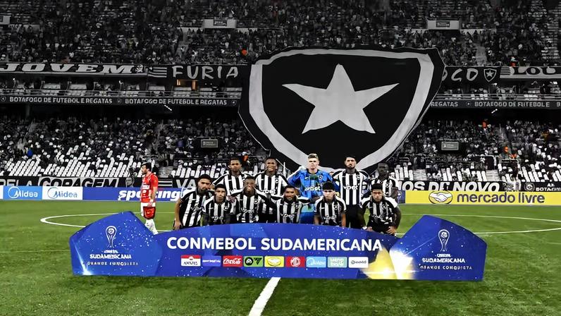 Jogadores do Botafogo antes de jogo contra o Caracas — Foto: André Durão