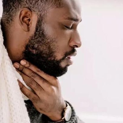 Voz rouca repentina: causas da disfonia e sinais de alerta