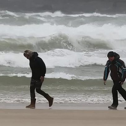 Escócia se prepara para o pior da tempestade Dave com avisos de vento e neve
