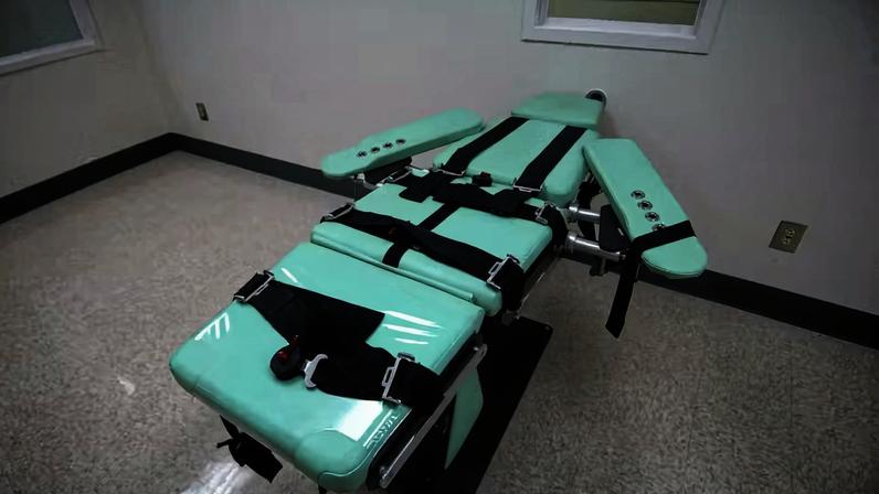 Foto de arquivo sem data mostra sala onde injeção letal é aplicada na prisão estadual de San Quentin. A imagem foi fornecida à Reuters pelo Departamento de Correções e Reabilitação da Califórnia em 25 de outubro de 2012.