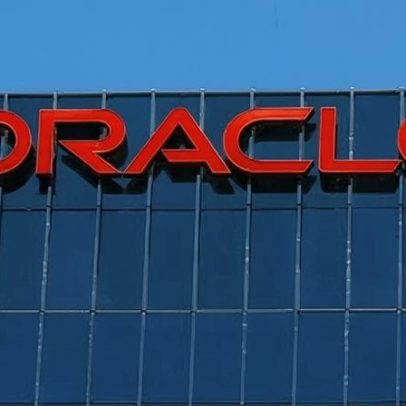 Destroços atingem escritório da Oracle em Dubai