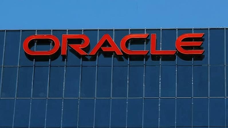 Logotipo da Oracle em edifício de escritórios da companhia na Califórnia