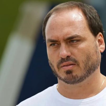 Carlos alerta Flávio Bolsonaro sobre cogitar Zema como vice