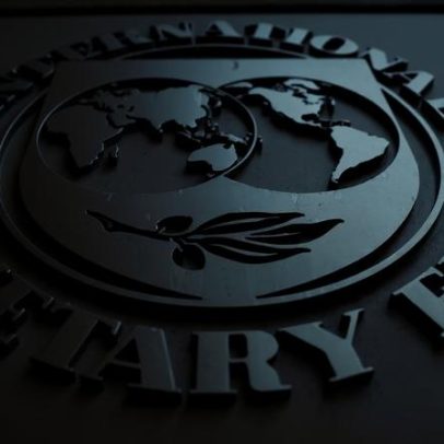 Irã reabre Hormuz; bancos do FMI estimam semanas para normalizar petróleo