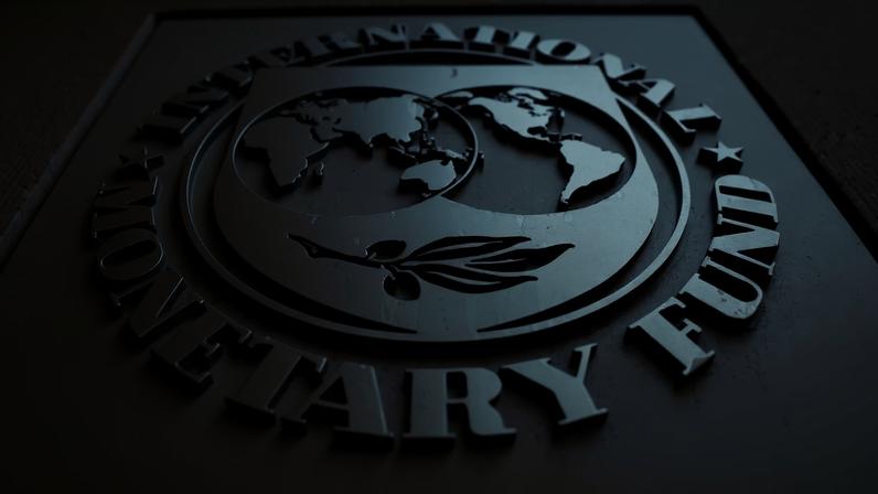 Logo do FMI em sua sede em Washington (Foto: Yuri Gripas/Reuters)