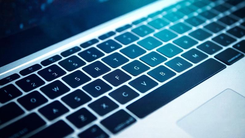 A engenharia está cada vez mais integrada a diversas áreas e diversas tecnologias – Fotomontagem Jornal da USP feita com imagens de rawpixel.com/Freepik e Freepik