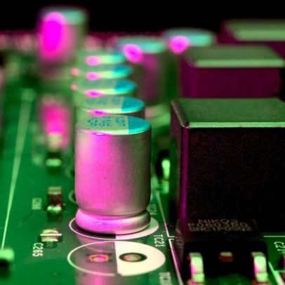 Guerra no Irã interrompe cadeia de suprimentos de PCBs