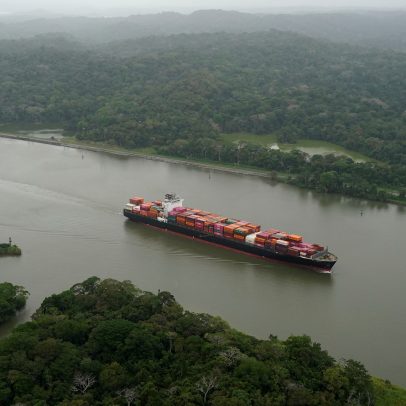 Bloqueio em Ormuz leva empresas a gastar até US$ 4 milhões no Canal do Panamá