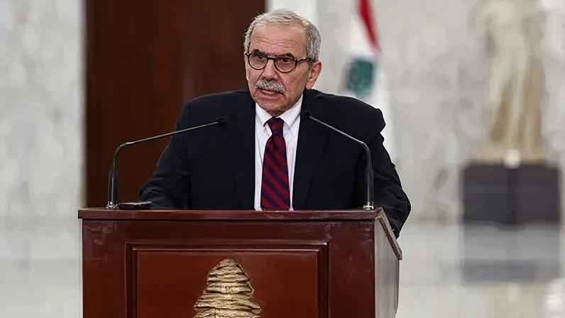 Primeiro-ministro Nawaf Salam faz declaração à imprensa, em Baabda, no Líbano