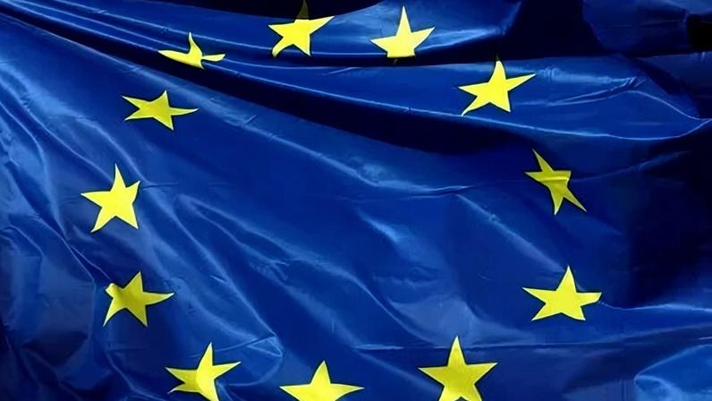 Bandeira da União Europeia na sede da Comissão Europeia, em Bruxelas, na Bélgica 01/02/2023 REUTERS/Yves Herman