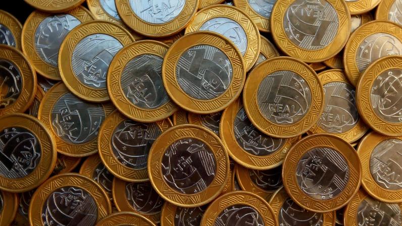 Moedas de reais - 15/10/2010 (Foto: REUTERS/Bruno Domingos)