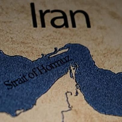 Irã não cederá controle do Estreito de Hormuz, afirma político veterano