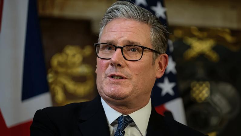 O primeiro-ministro britânico Keir Starmer fala durante uma coletiva de imprensa com o presidente dos EUA, Donald Trump (não mostrado na foto), em Chequers, ao final de uma visita de Estado em 18 de setembro de 2025, em Aylesbury, Reino Unido. Leon Neal/Pool via REUTERS