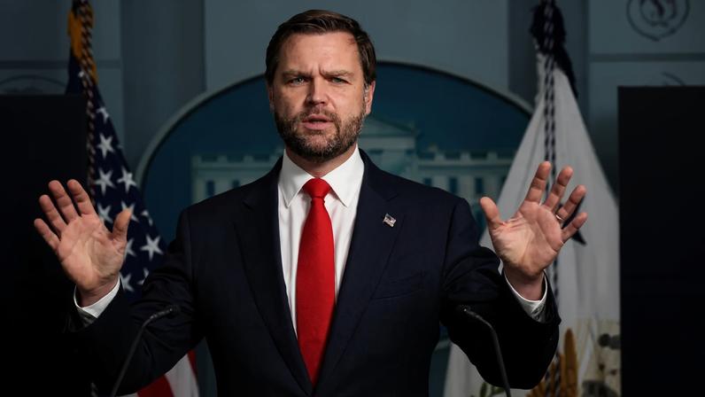 O vice-presidente dos EUA, JD Vance, discursa durante uma coletiva de imprensa em Washington, D.C., EUA, em 1º de outubro de 2025. REUTERS/Kevin Lamarque