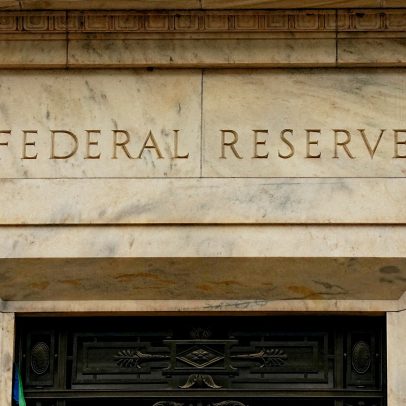 Powell se despede e o Fed mantém juros em 3,75%