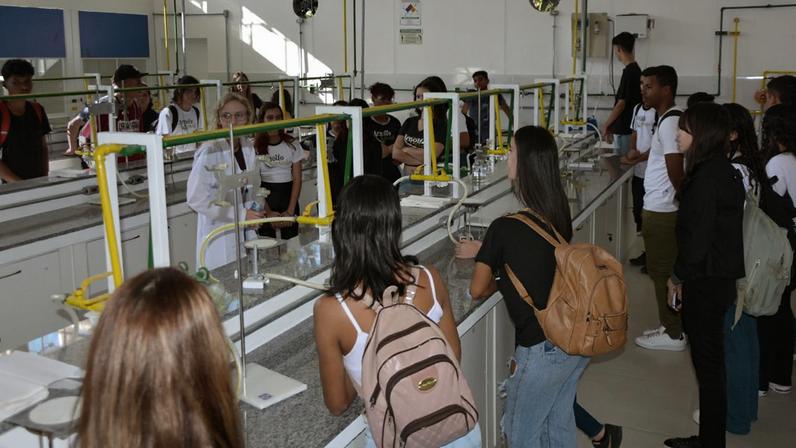 Visitas monitoradas do Programa USP e as Profissões – Foto: Divulgação / EEL-USP