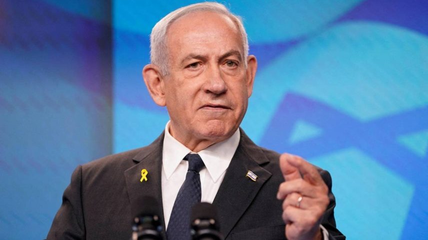 O primeiro-ministro de Israel, Benjamin Netanyahu, gesticula durante coletiva de imprensa conjunta com o secretário de Estado dos EUA, Marco Rubio (não aparece na imagem), no Gabinete do Primeiro-Ministro, durante visita de Rubio, em Jerusalém, em 15 de setembro de 2025. REUTERS/Nathan Howard/Pool.