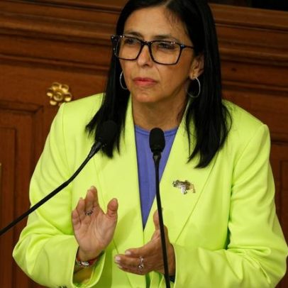 Presidente da Venezuela anuncia aumento de salários considerado responsável