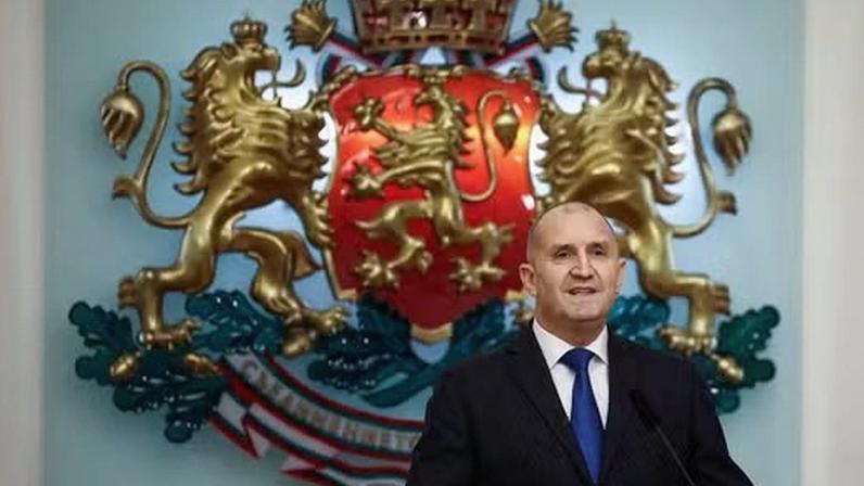 Ex-presidente pró-Rússia lidera corrida eleitoral da Bulgária