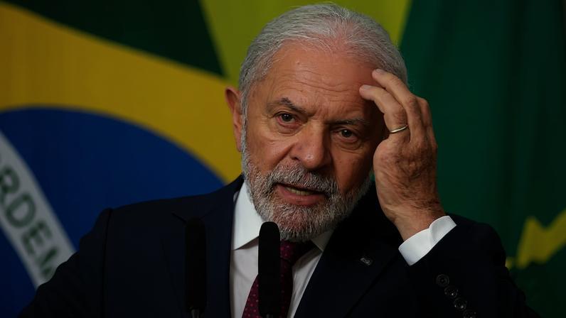 Governo avalia revogar taxa das blusinhas após impacto eleitoral