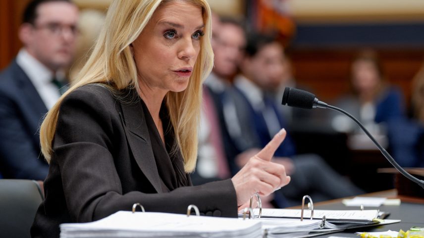 Procuradora-geral dos EUA, Pam Bondi, depõe em audiência do Comitê Judiciário da Câmara dos Deputados